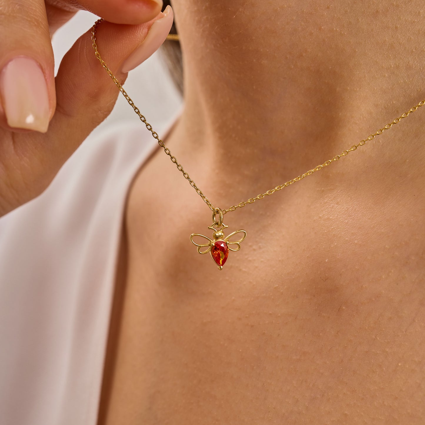 Garnet Taşlı Arı Kolye (137)