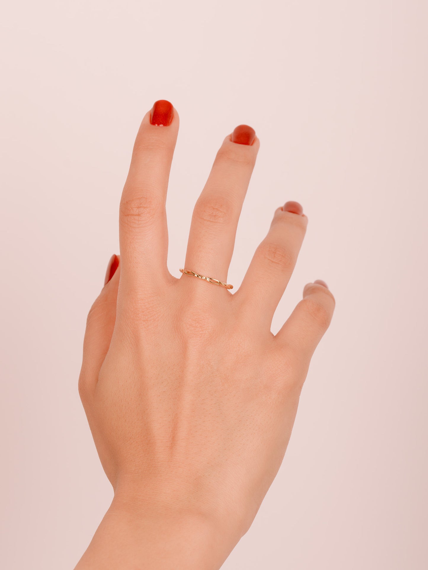 14 Ayar Altın Büküm Yüzük – Minimalist Örgülü Bant