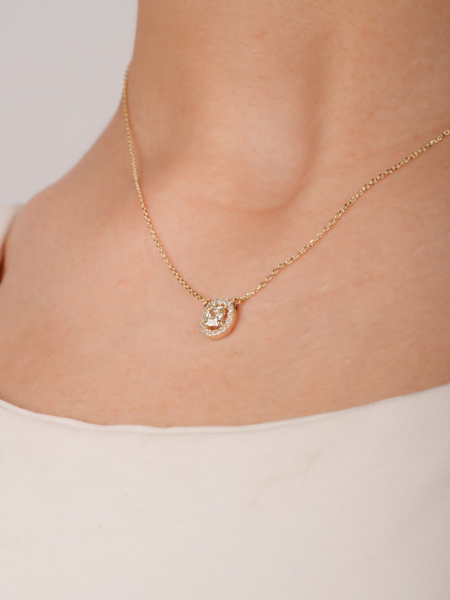 Moissanite Halo Pendant Necklace –  Gold Dainty Necklace