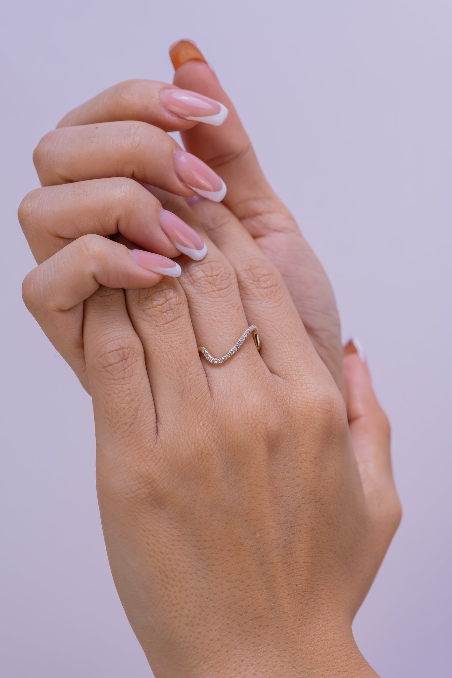 Wavy Pave 14k Gold Ring – Dainty Curved Moissanite Band