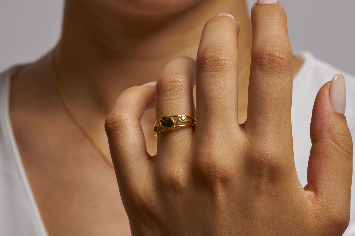 Green Peridot Statement Ring, Unique Gold Bezel Ring, Dainty Gemstone Ring for Her, Multi Stone Peridot Ring, August Birthstone Jewelry Gift
