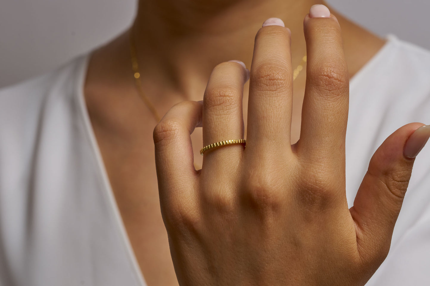 Textured Slim Wedding Band for Her, Minimalist Gold Stacking Ring, Dainty Hammered Wedding Ring, Delicate Promise Ring, Thin Engagement Band