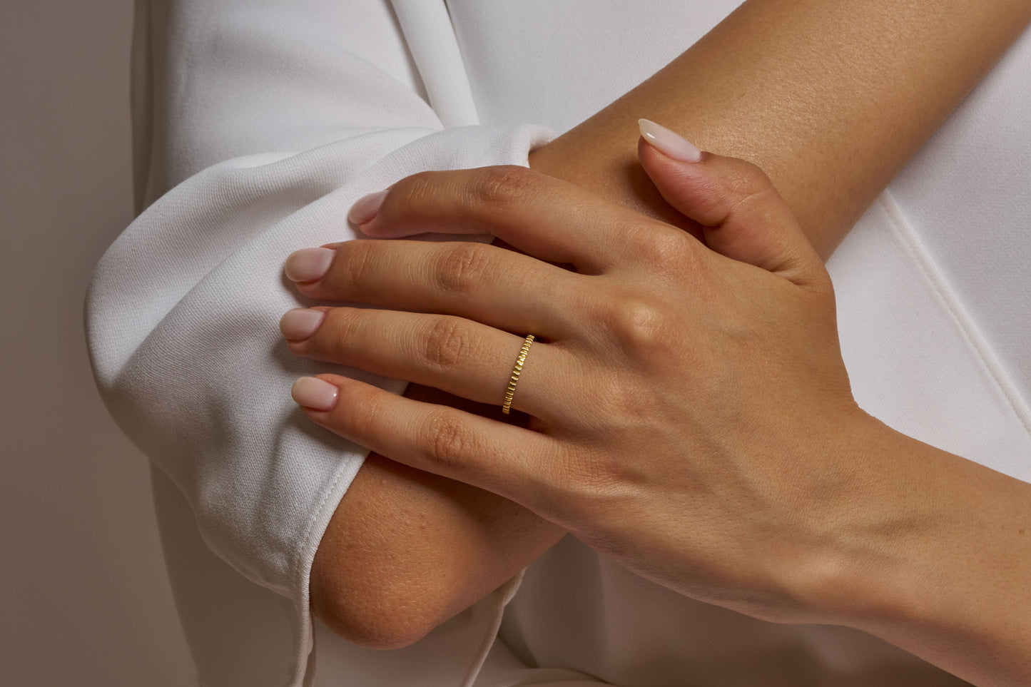 Textured Slim Wedding Band for Her, Minimalist Gold Stacking Ring, Dainty Hammered Wedding Ring, Delicate Promise Ring, Thin Engagement Band